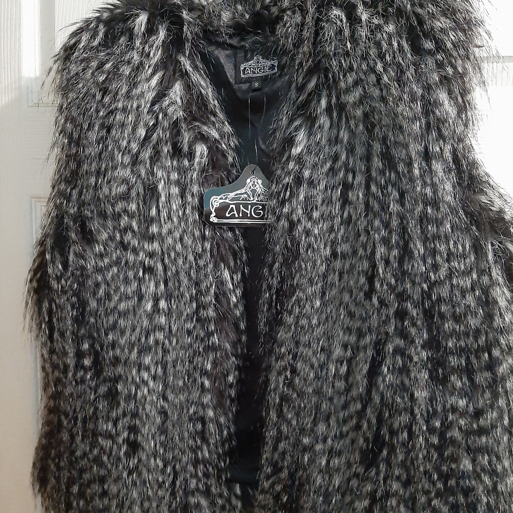 Ladies faux fur fun and funky vest NWT